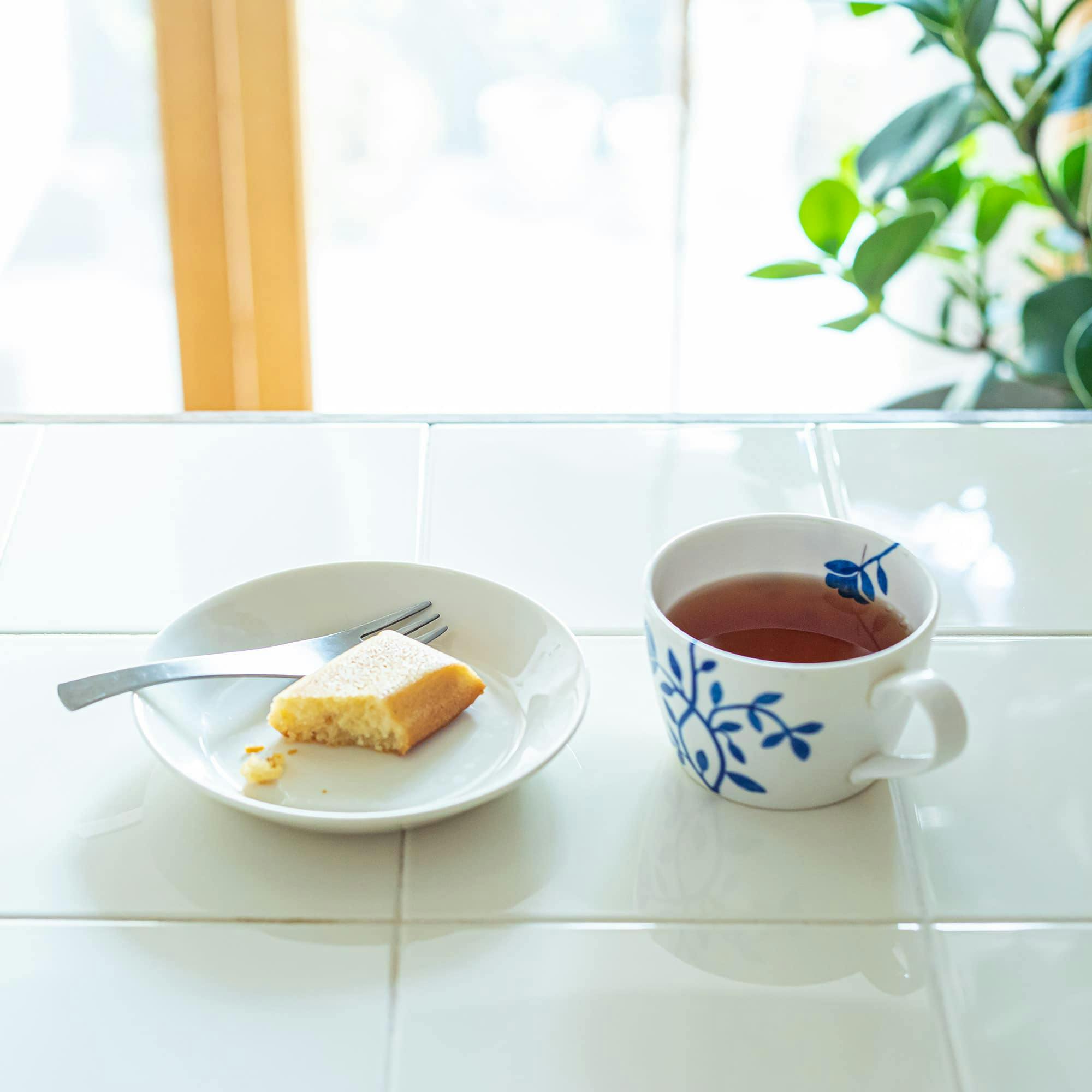 お菓子に合わせるおすすめ紅茶は？羊羹やケーキに合う紅茶を紹介