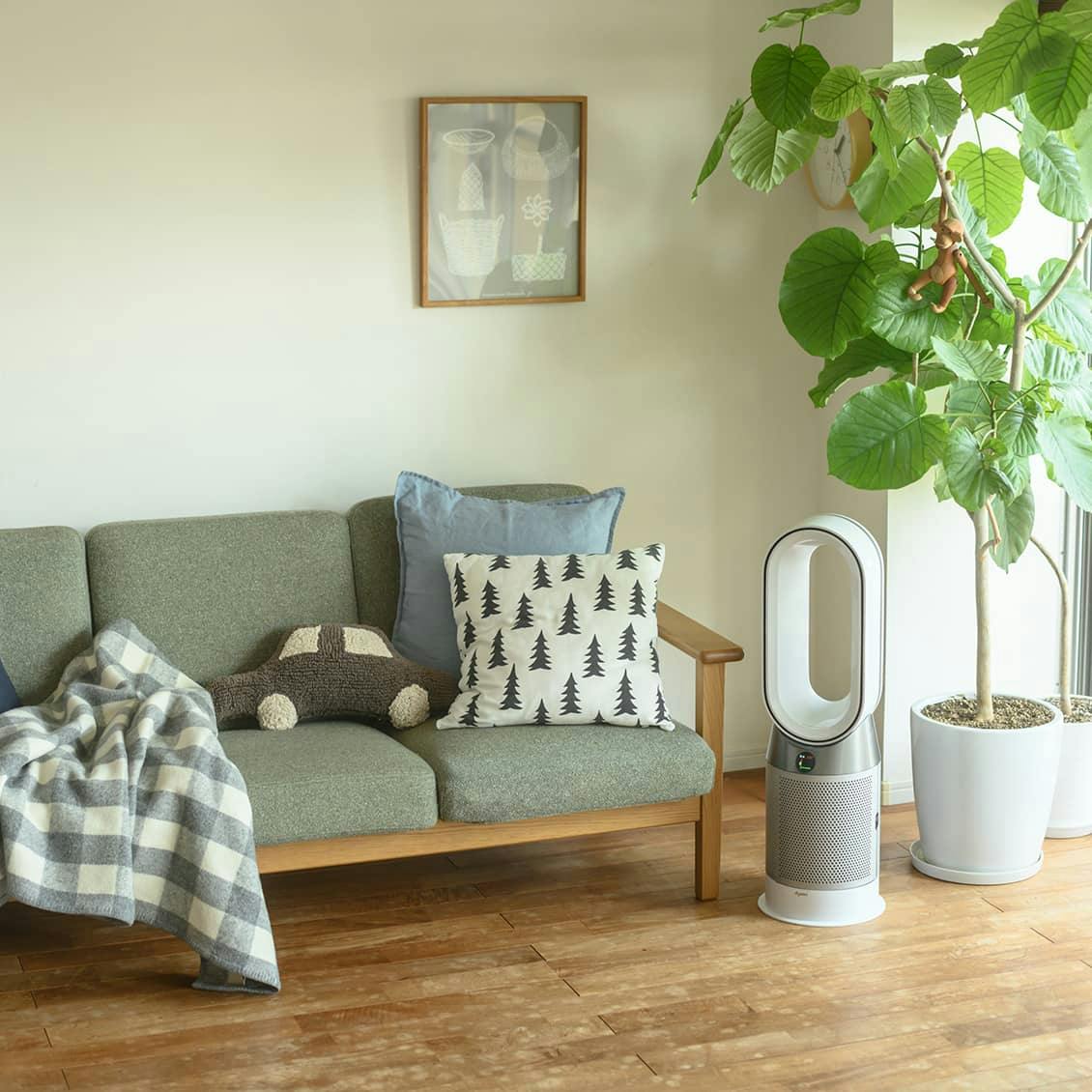 b-2573_SQ2.jpg?auto=format,