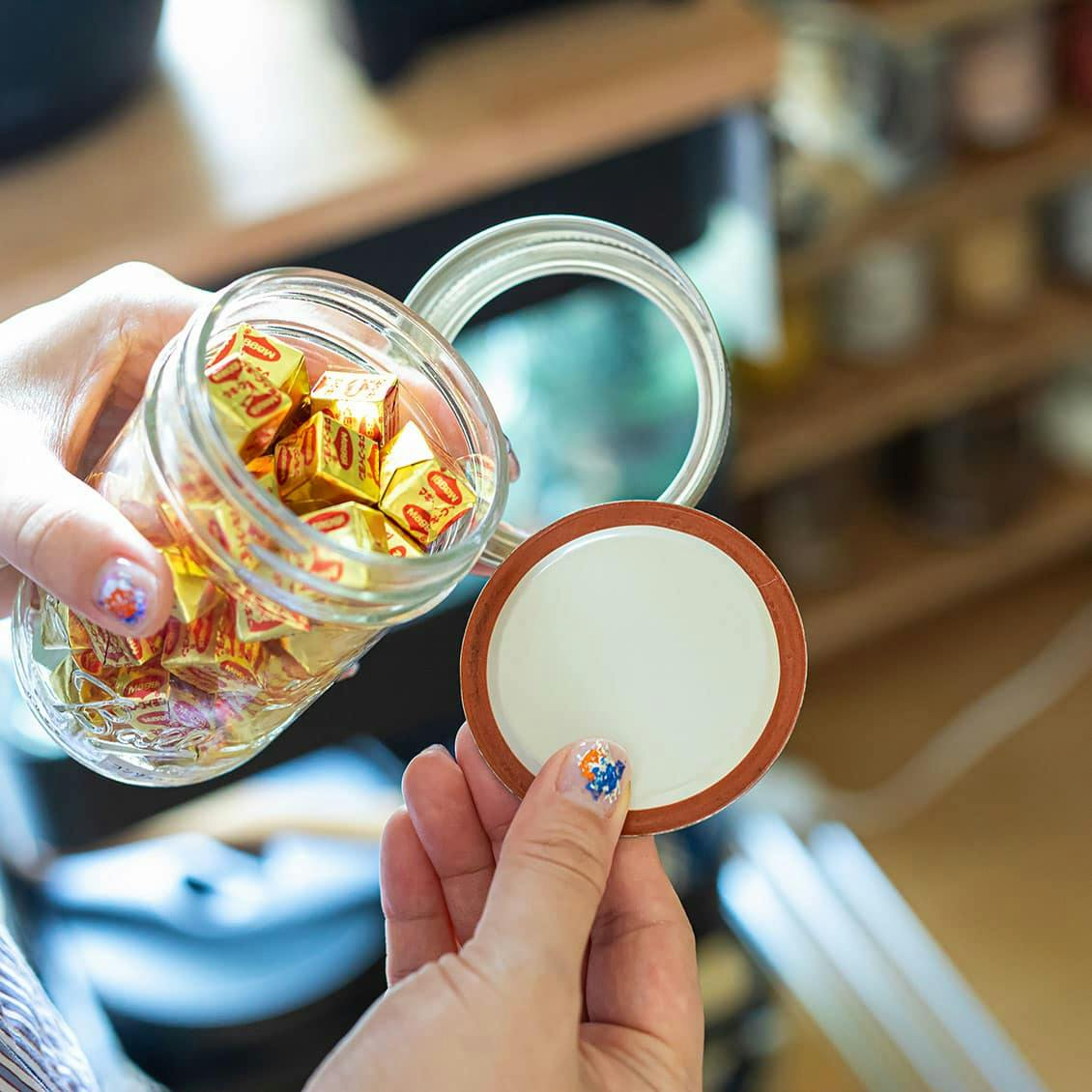 キャニスターのおしゃれな使い方 密閉タイプの用途や役割も 北欧 暮らしの道具店