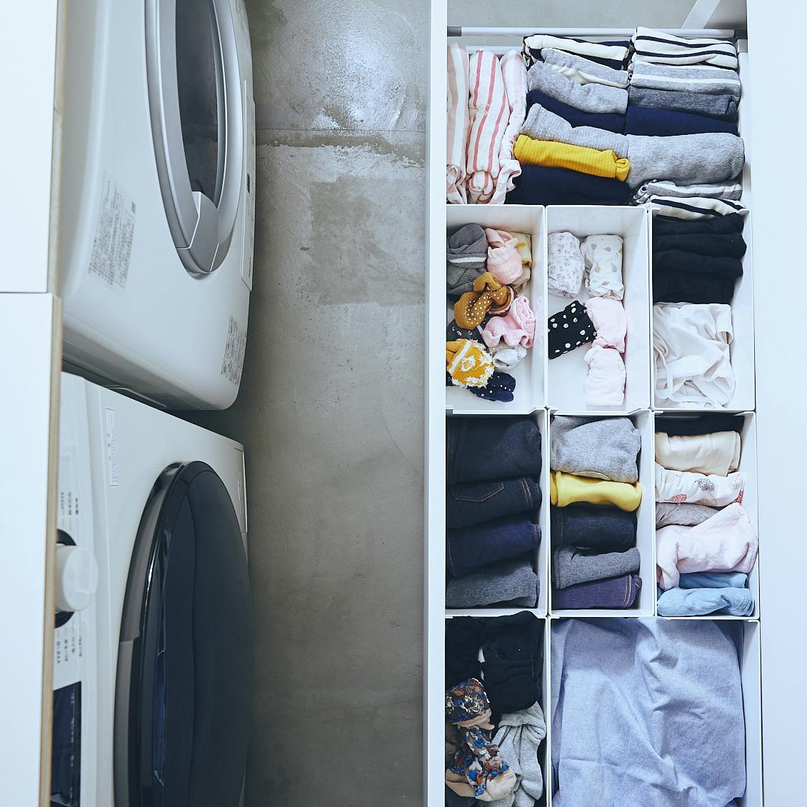 白い仕切りに黒い保存用 おしゃれでかわいい収納ボックスを調査 北欧 暮らしの道具店