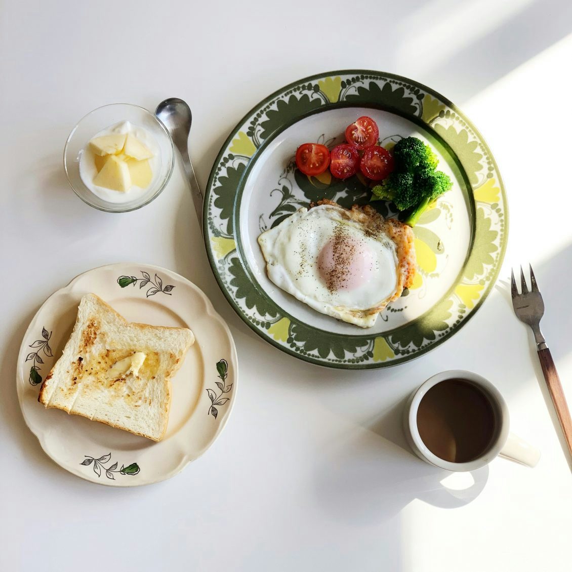 朝食と器 お気に入りの器にのせて スタッフの 休日朝ごはん を大解剖 Vol 1 北欧 暮らしの道具店 朝食と器 お気に入りの器にのせて スタッフの 休日朝ごはん を大解剖 Vol 1 北欧 暮らしの道具店
