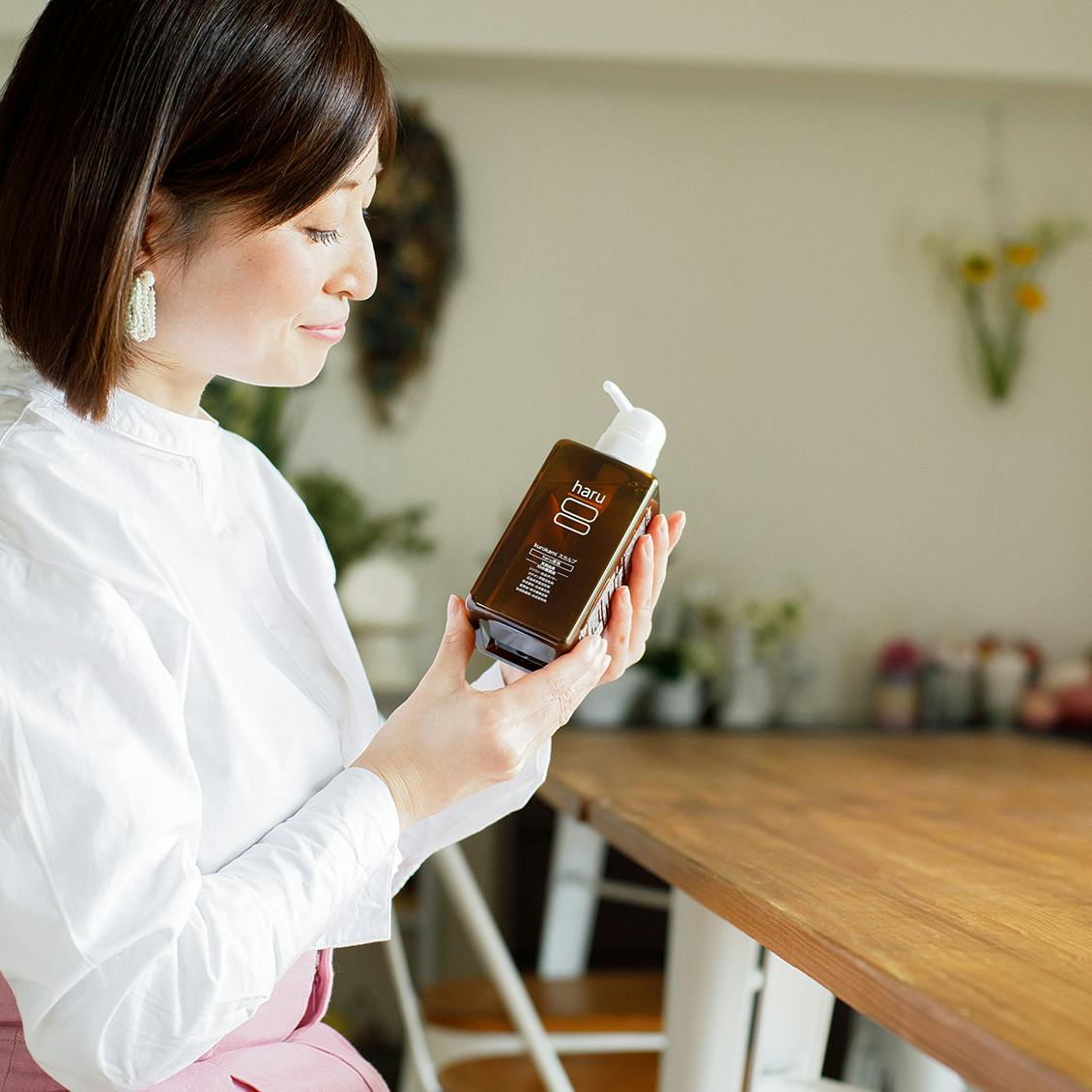 髪のパサつきやくせ毛に。haru「kurokami スカルプ」での手軽な頭皮