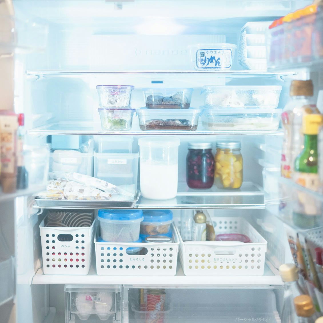 冷蔵庫で大活躍 100均の収納グッズやケースときれいに配置するコツ 北欧 暮らしの道具店