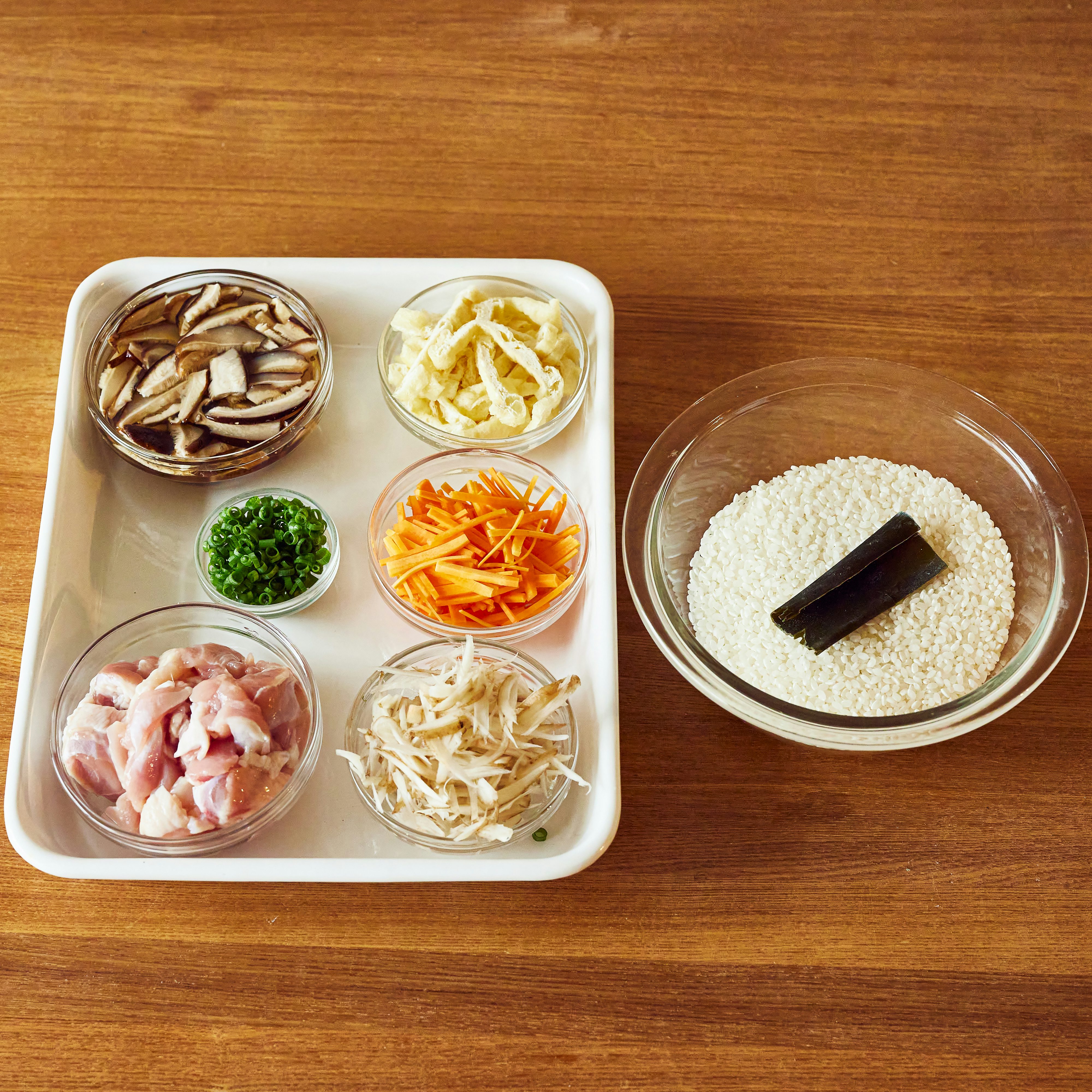 炊き込みご飯は炊飯器まかせで 簡単五目ごはんレシピ 北欧 暮らしの道具店 炊き込みご飯は炊飯器まかせで 簡単五目ごはんレシピ 北欧 暮らしの道具店