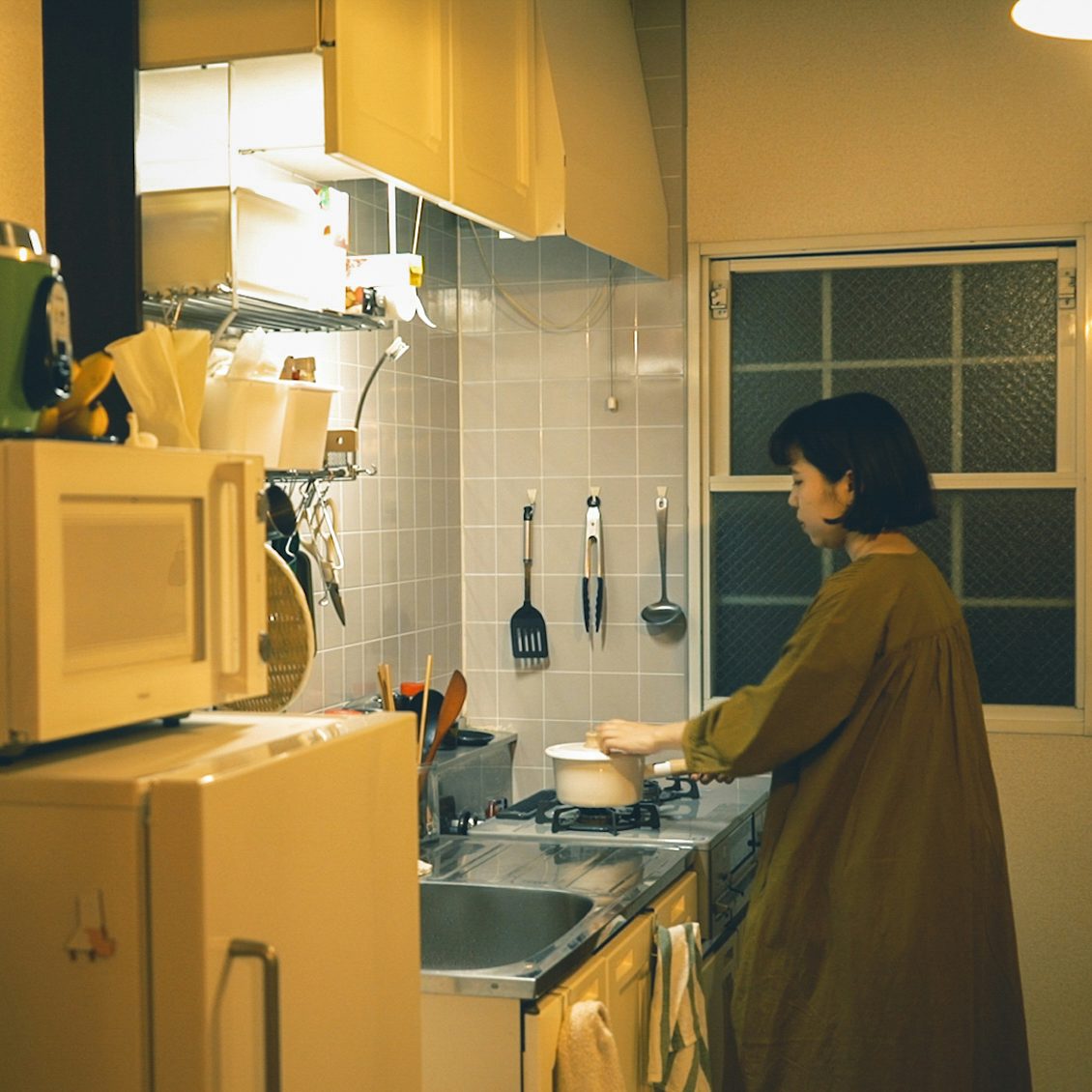 わたしの好きな時間 センチメンタルな秋の夜長 癒しのチャイと秋色ネイルで心をほぐす 北欧 暮らしの道具店 わたしの好きな時間 センチメンタルな秋の夜長 癒しのチャイと秋色ネイルで心をほぐす 北欧 暮らしの道具店
