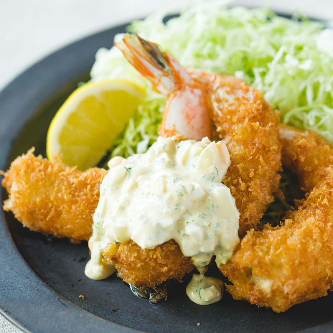 なつかしい洋食 もう下ごしらえを恐れることなかれ ぷりぷりの揚げたて エビフライ のレシピ 北欧 暮らしの道具店 なつかしい洋食 もう下ごしらえを恐れることなかれ ぷりぷりの揚げたて エビフライ のレシピ 北欧 暮らしの道具店