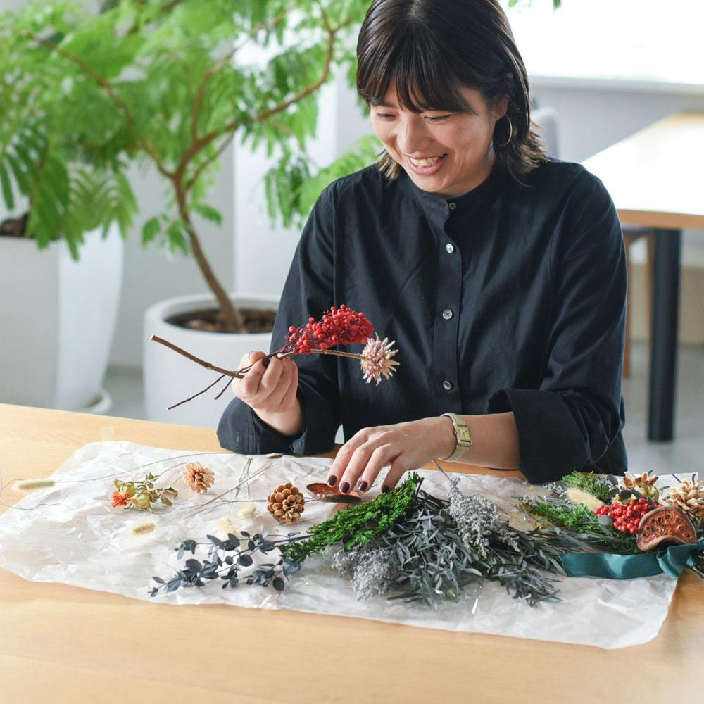 小さな木のスワッグ＊ガーランド ミニスワッグの木の実とお花のガーランド