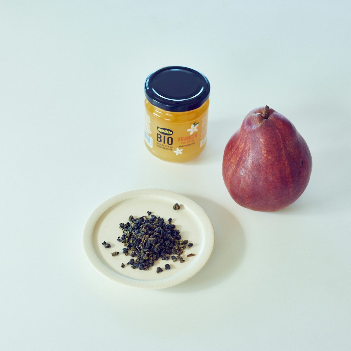 喉にもやさしい いがらしろみさんの 洋梨はちみつのフルーティー烏龍茶 北欧 暮らしの道具店 喉にもやさしい いがらしろみさんの 洋梨はちみつのフルーティー烏龍茶 北欧 暮らしの道具店