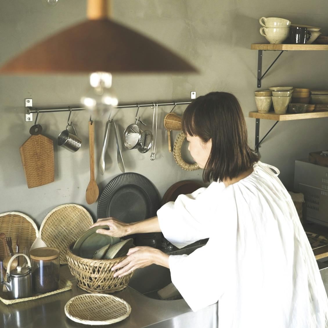 美品　北欧暮らしの道具店「これさえあればの1枚に」　［今月で販売終了です。］ 北欧、暮らしの道具店」好調のオリジナルアパレル、1型数千枚の