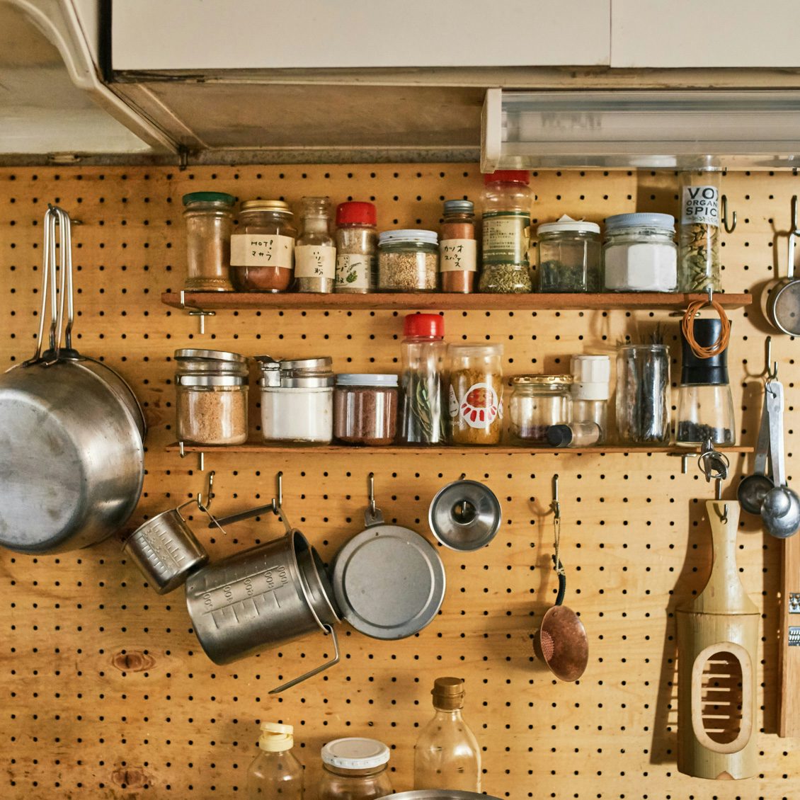 キッチンからはじまる暮らし 第1話 どのアイテムも見渡しやすい 料理家さんのキッチン 北欧 暮らしの道具店