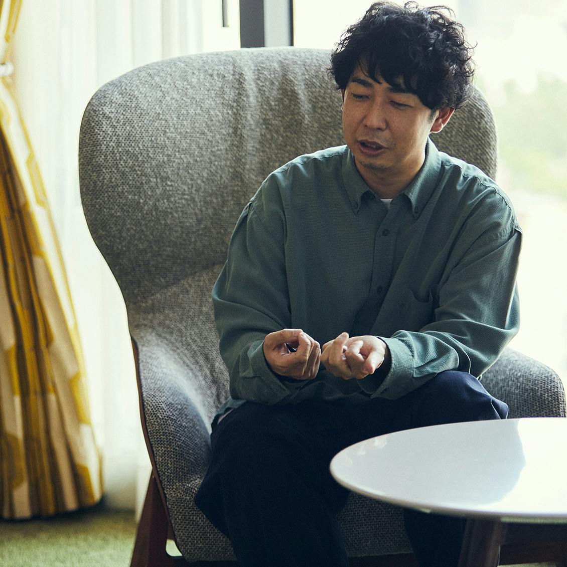 サラリーマンから ラップに映画 紆余曲折の映画監督 青葉家のテーブル 松本壮史監督 北欧 暮らしの道具店