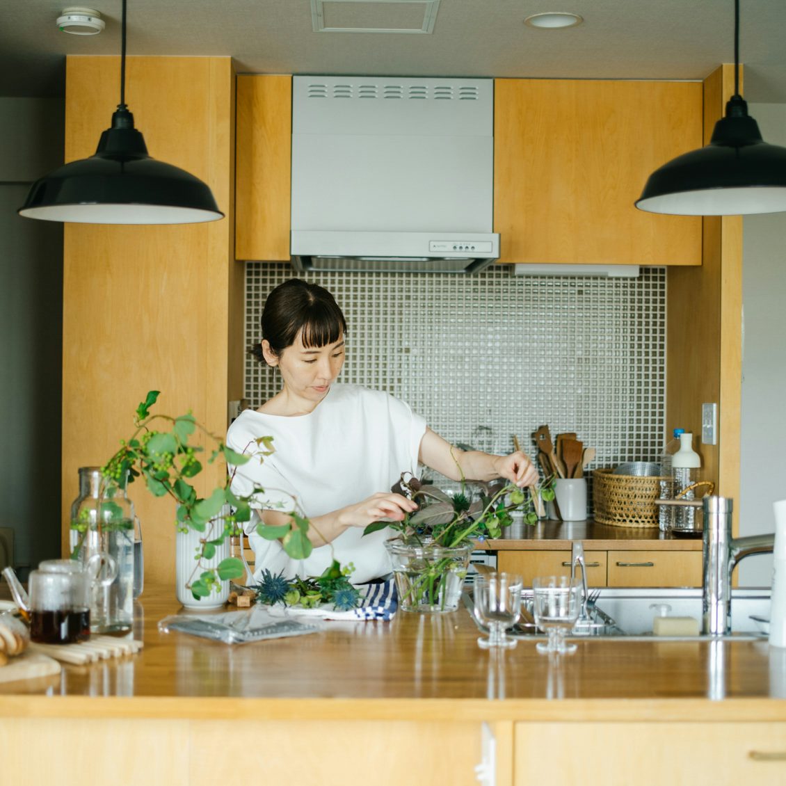 スタイリストの部屋づくり 1話 模様がえから生活感の目隠しまで 印象をととのえる 布づかい 北欧 暮らしの道具店 スタイリストの部屋づくり 1話 模様がえから生活感の目隠しまで 印象をととのえる 布づかい 北欧 暮らしの道具店