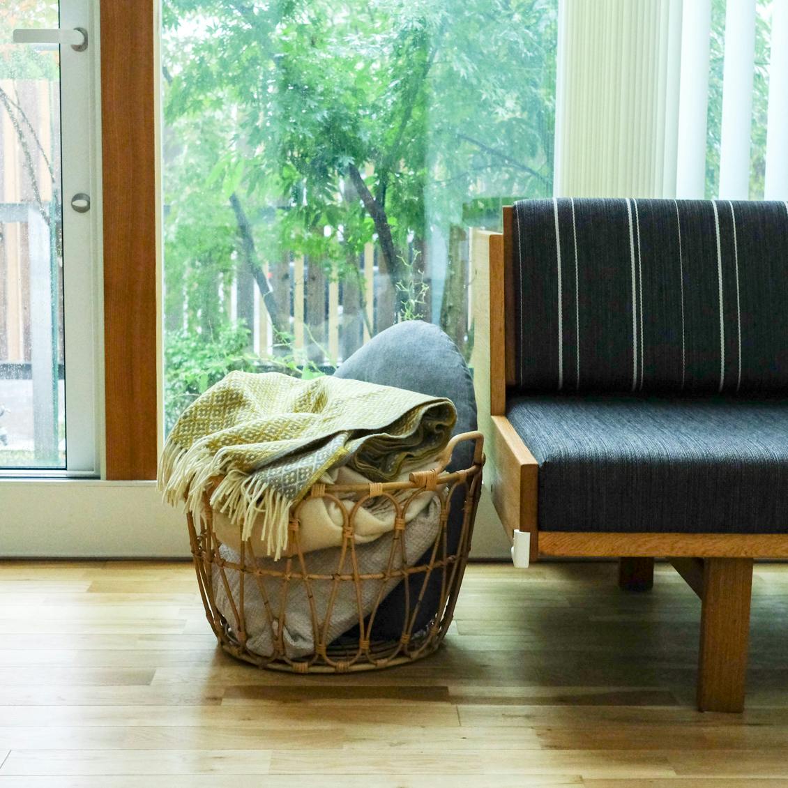 スタッフ宅の冬じたく】ポルトガル生まれのブランケット、どの色を選ぶ