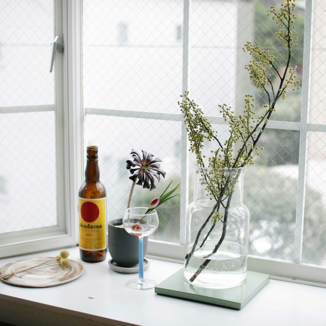 ガラスの花瓶があったら 花も枝物もok 人気のリューズガラス 私たちの使い方 春先編 北欧 暮らしの道具店
