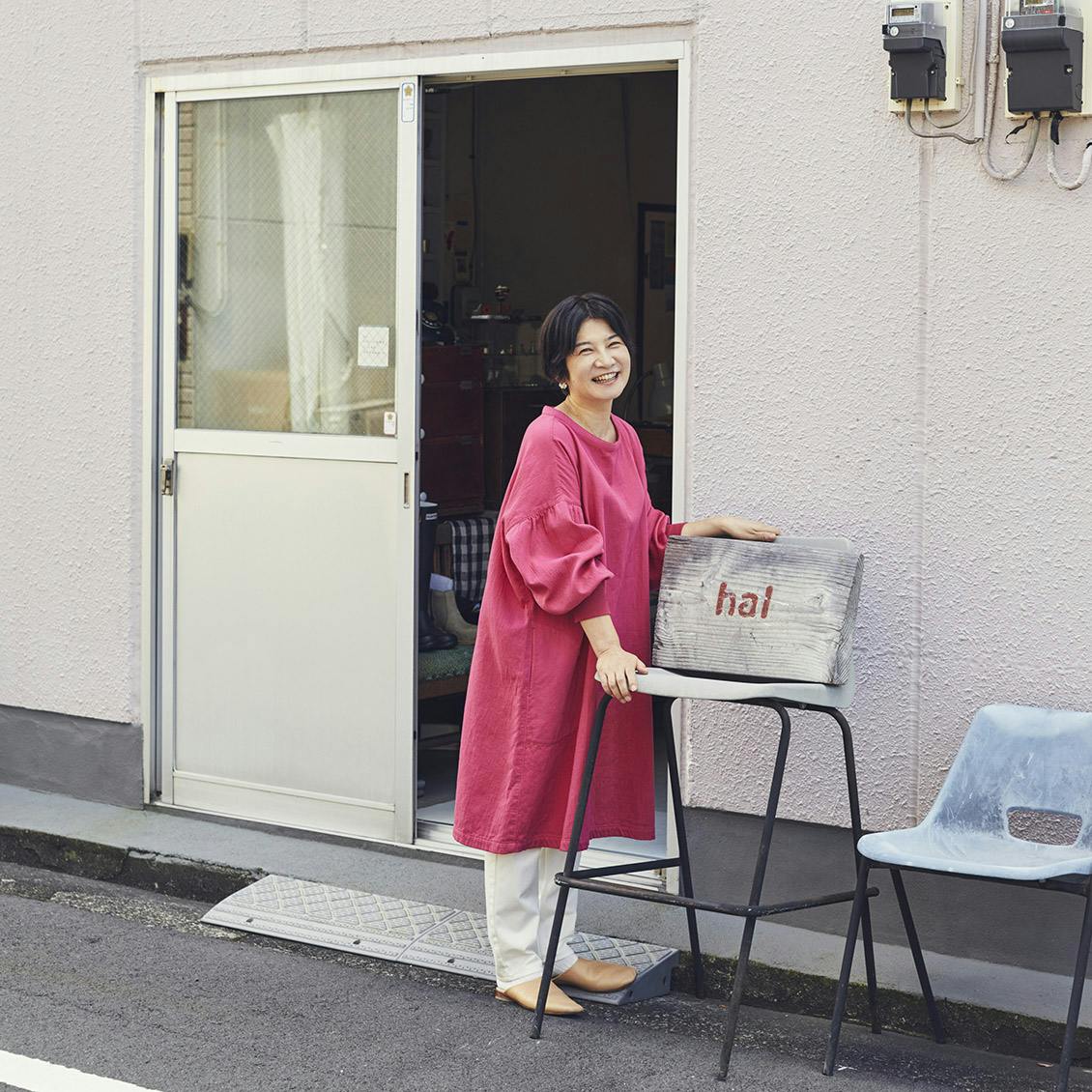 家事もお出かけもおまかせ。後藤由紀子さんが着る、群言堂のワンピース - 北欧、暮らしの道具店