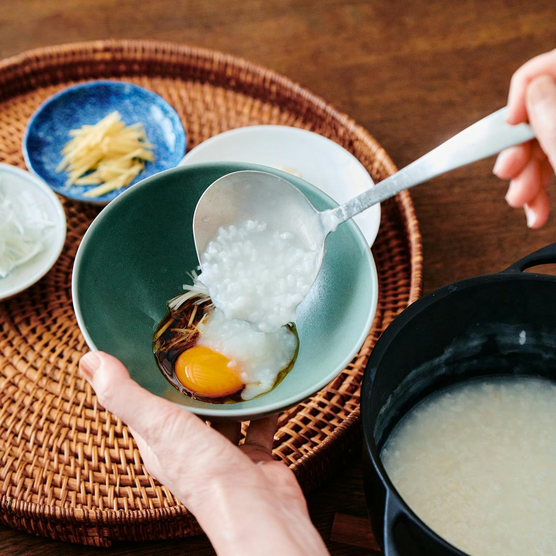 たよれるお粥】03：ほったらかしで絶品。とろ〜り卵黄と食べる「中華風