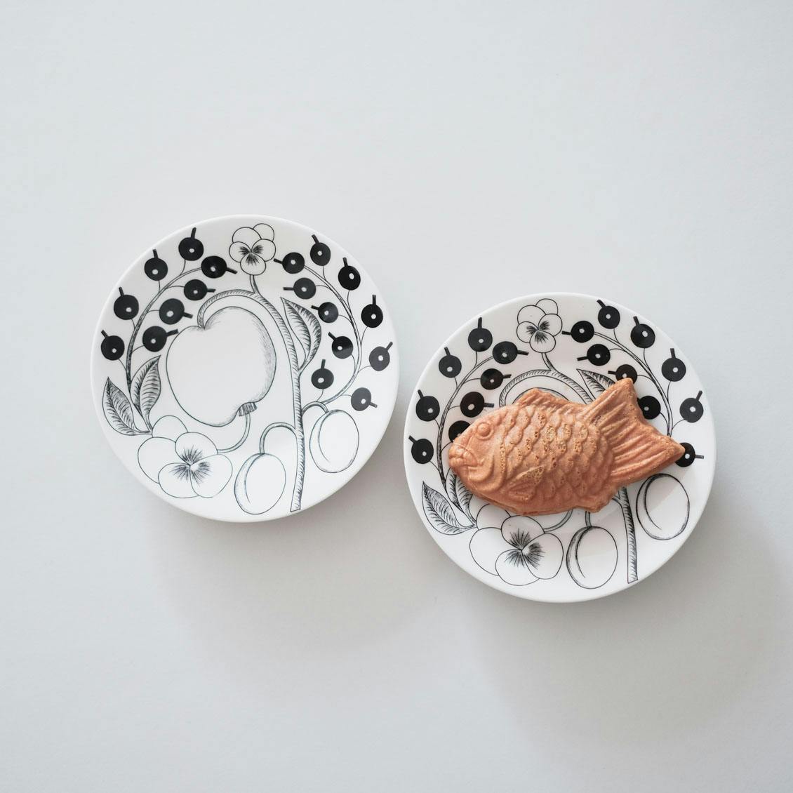 新品未使用 山田雅子 大皿 2枚セット 15.5cm 5寸皿 ケーキ皿 取り皿 しのぎ 粉引き 陶器 作家物 井山三希子 皿 2点セット