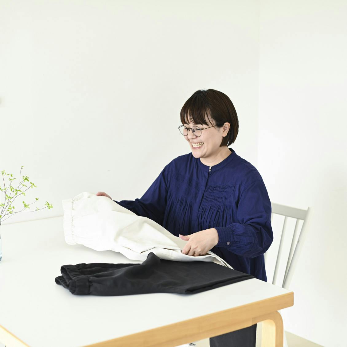 たまみ　のみ　kurashi & trips パンツ　北欧　暮らしの道具店 イージーパンツ開発秘話】楽さも、きれい見えも、諦めない