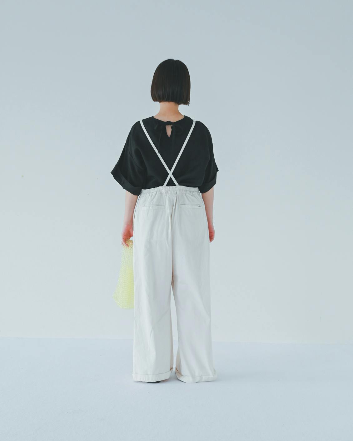 大人の涼やかトップス】1枚でさらりとオシャレ。fog linen workのリネントップスと、夏のリアルコーディネート - 北欧、暮らしの道具店