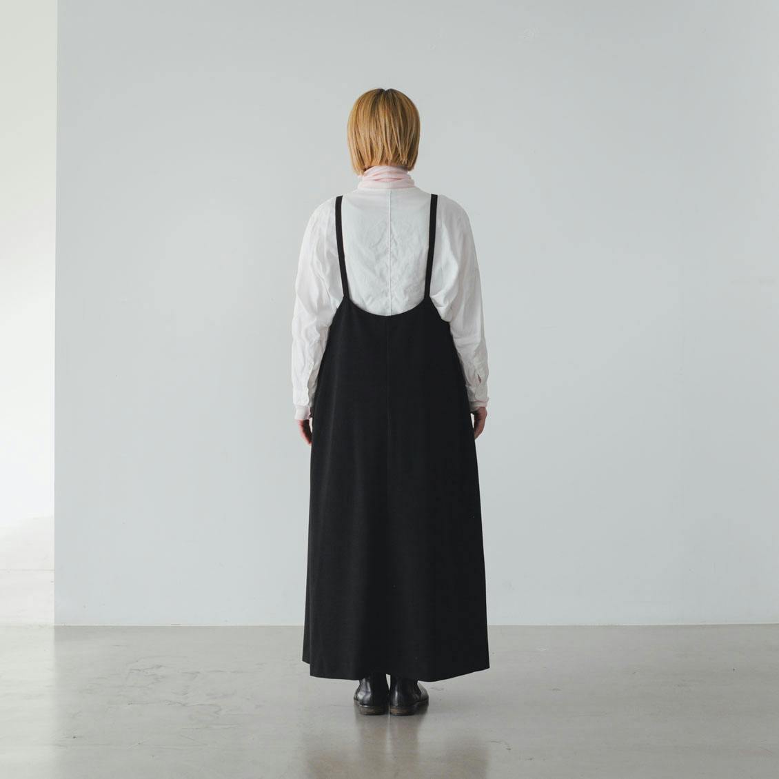 北欧、暮らしの道具店　サイドタックのサロペットスカート
