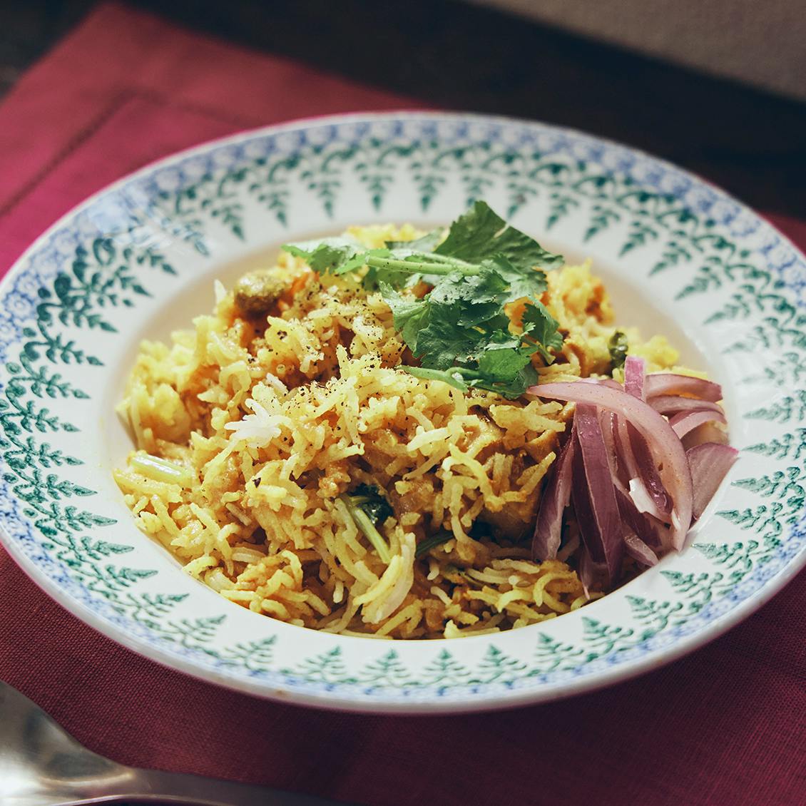 はじめてのスパイスカレー】04：作る工程もワクワク。フライパンで作る