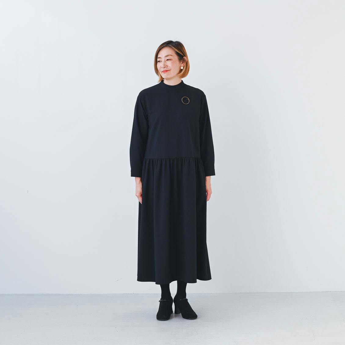 北欧、暮らしの道具店　シワになりにくいフォーマルワンピース　ネイビー　サイズM 私らしく、ハレの日を」シワになりにくいフォーマルワンピース - 北欧